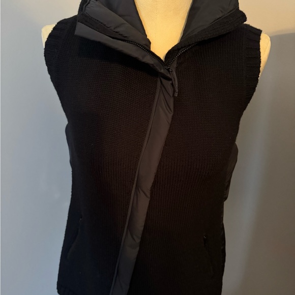 Eileen Fisher asymmetrical sleeveless sweater vest. Merino wool. Trim 💯 nylon - Picture 9 of 12